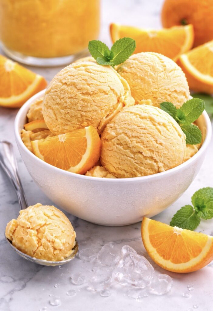 helado de naranja con leche preparado con pulpa de naranja pulpamia